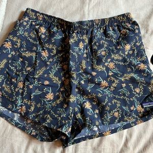 NWT Patagonia Barely Baggy - Sunflower Pattern